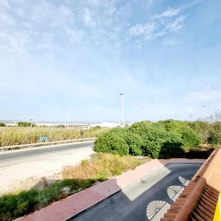 Lejlighed Comfortable Near Los Naufragos Beach *
